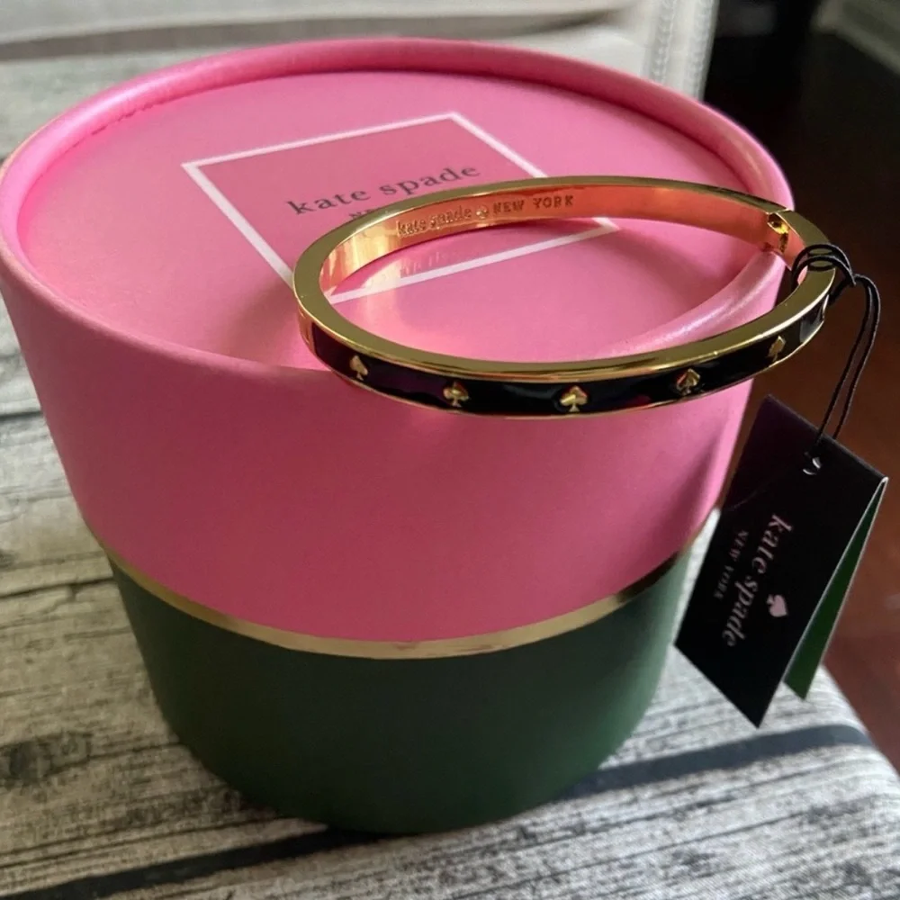 🔥 LAST ONE! Limited edition authentic kate spade gift box in iconic pink, green